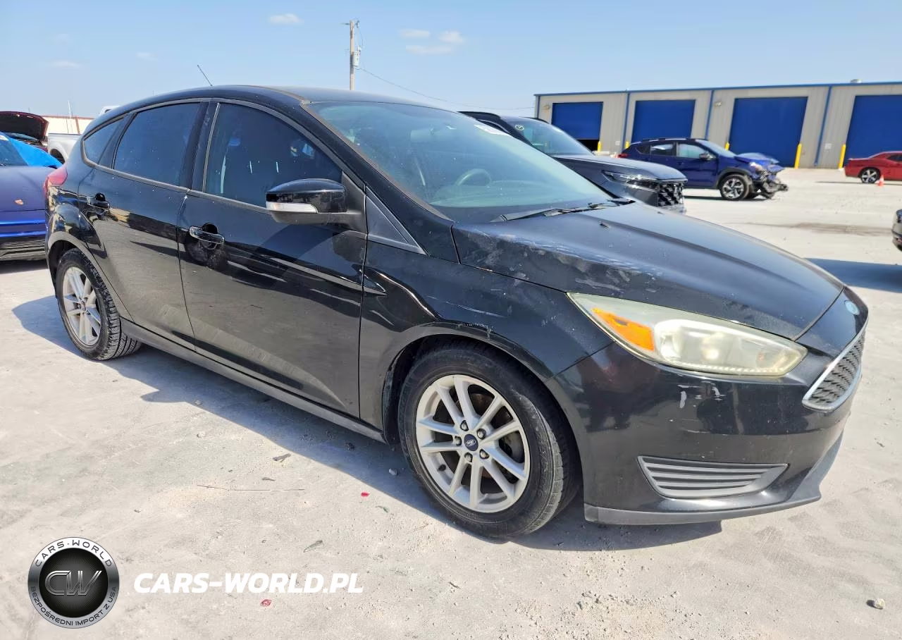 2015 Ford Focus Se VIN:1FADP3K25FL252918 - 4