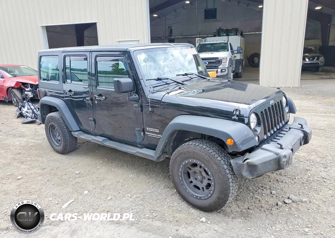 2014 Jeep Wrangler Unlimited Sport VIN:1C4BJWDG4EL312067 - 4
