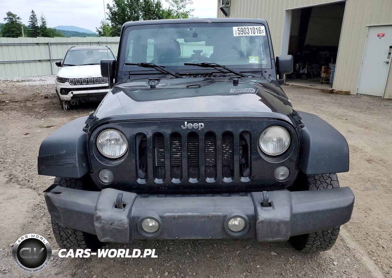 2014 Jeep Wrangler Unlimited Sport VIN:1C4BJWDG4EL312067 - 5
