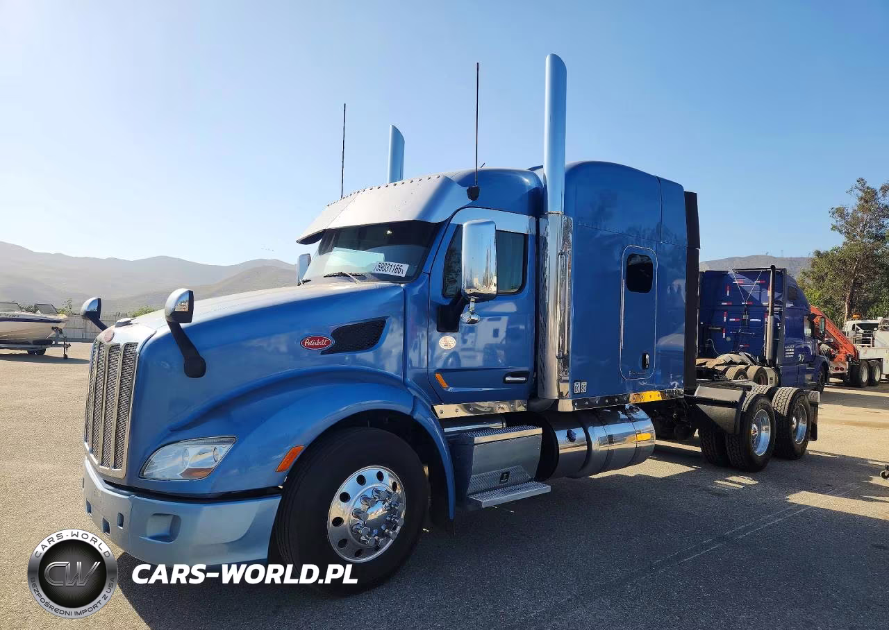 2018 Peterbilt 579 Semi Truck