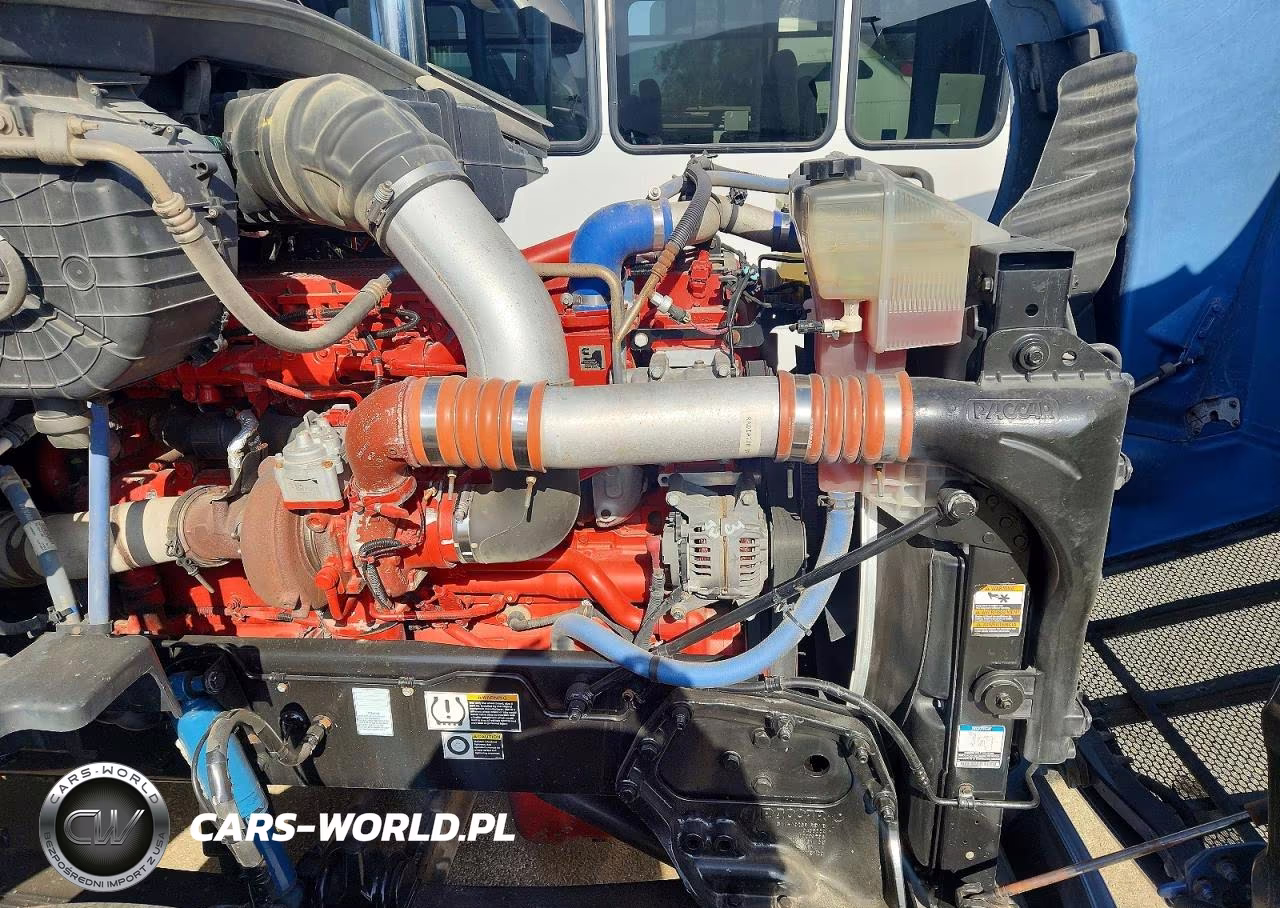 2018 Peterbilt 579 Semi Truck VIN:1XPBP49X1JD492848 - 11