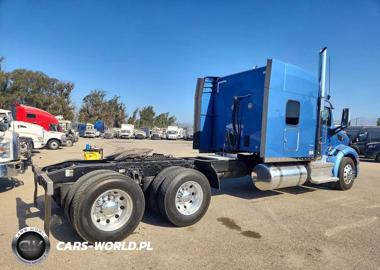2018 Peterbilt 579 Semi Truck VIN:1XPBP49X1JD492848 - 3