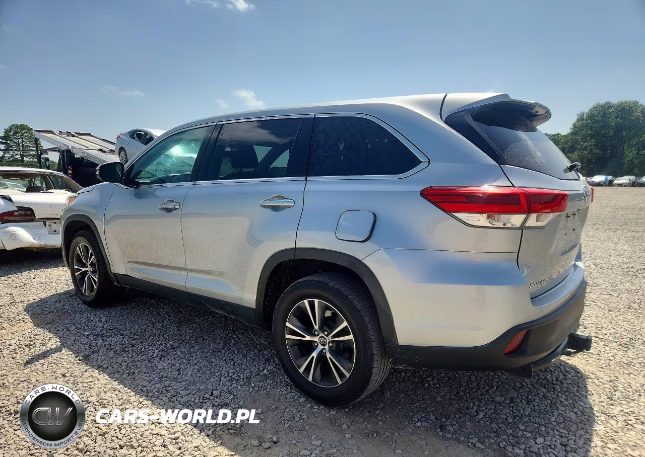 2019 Toyota Highlander Le VIN:5TDZZRFH7KS297864 - 2