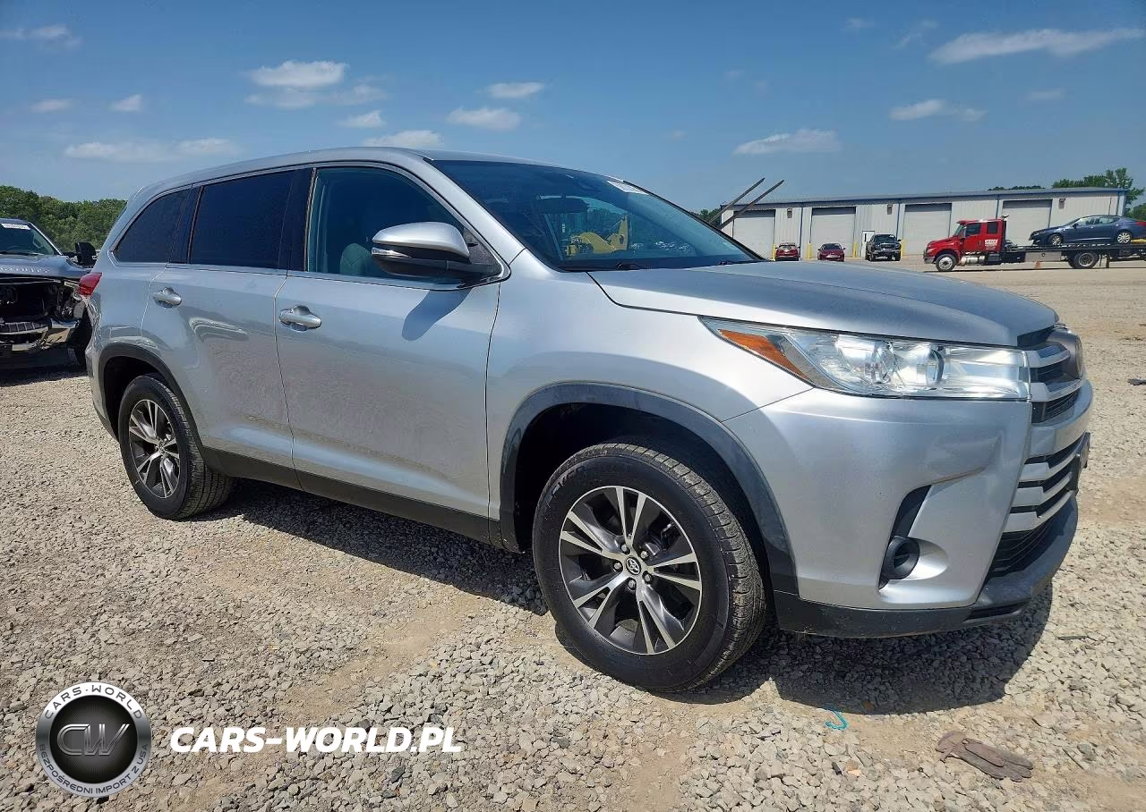 2019 Toyota Highlander Le VIN:5TDZZRFH7KS297864 - 4