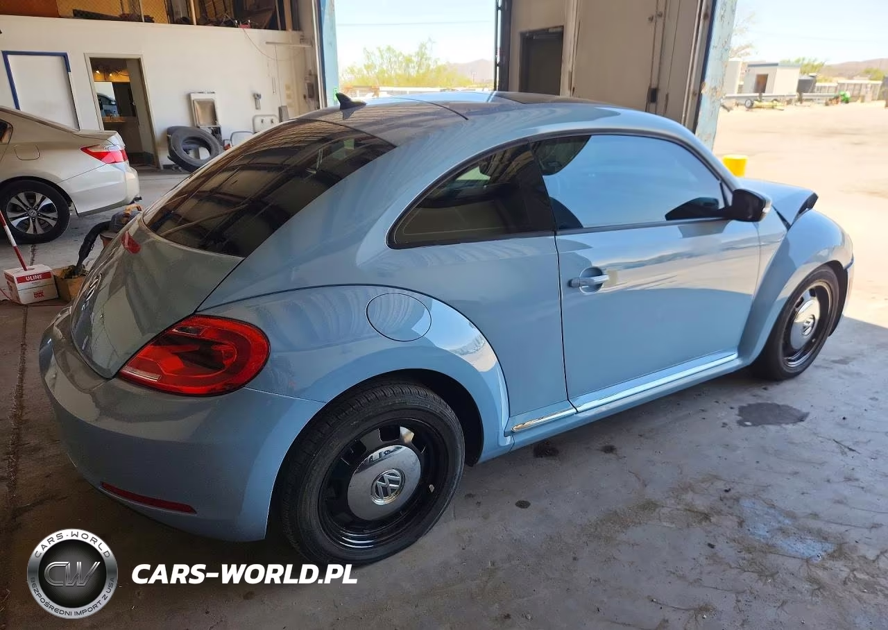 2013 Volkswagen Beetle VIN:3VWJP7AT9DM623201 - 3