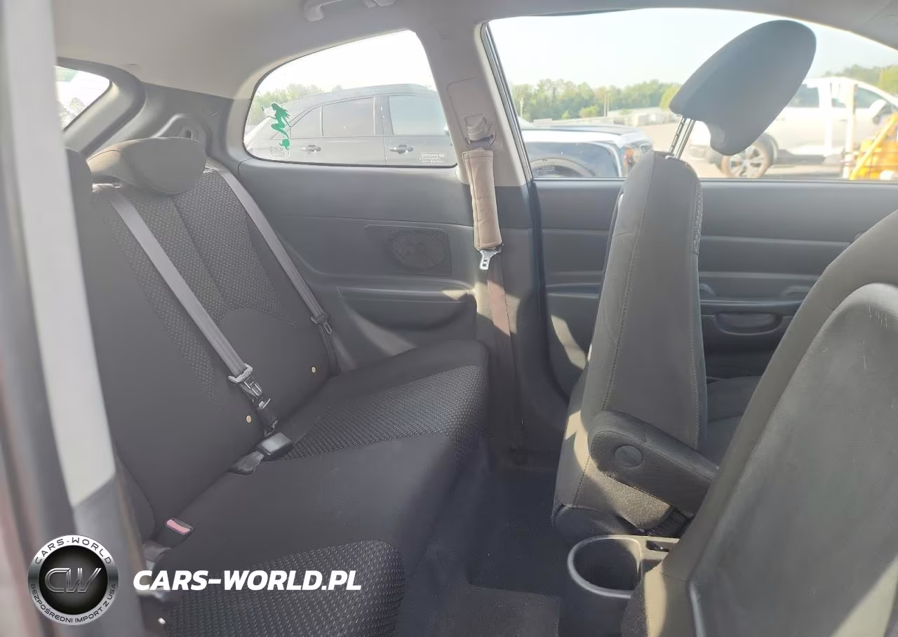 2010 Hyundai Accent Gs VIN:KMHCM3AC5AU167116 - 10