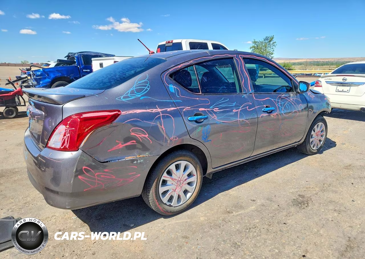 2018 Nissan Versa S Plus VIN:3N1CN7AP4JL837263 - 3
