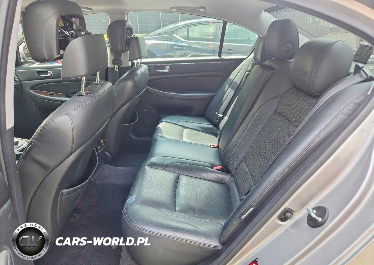 2011 Hyundai Genesis 4.6L VIN:KMHGC4DF0BU133019 - 10