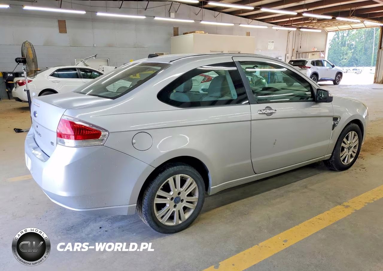 2008 Ford Focus Se VIN:1FAHP33NX8W112908 - 3