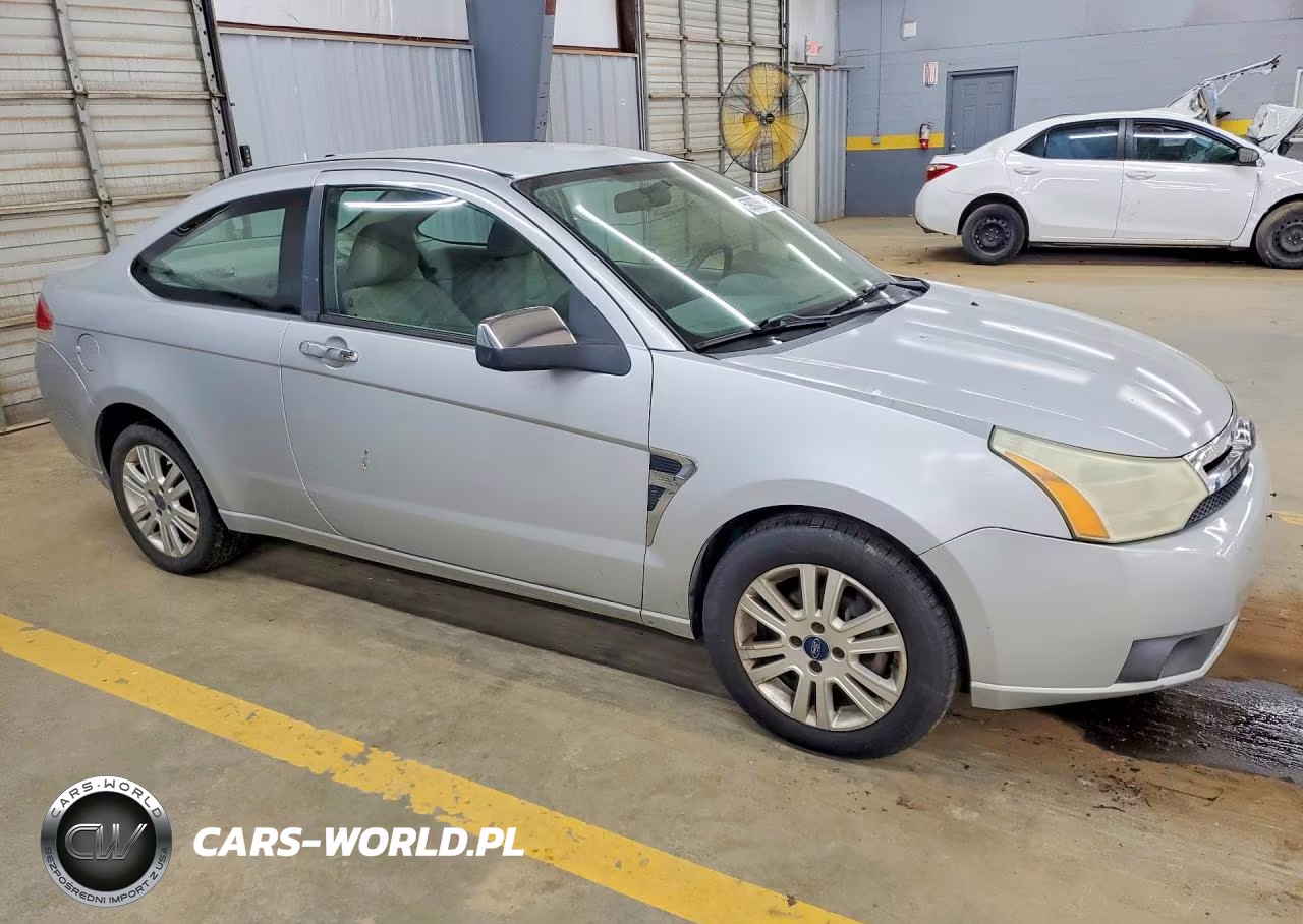 2008 Ford Focus Se VIN:1FAHP33NX8W112908 - 4