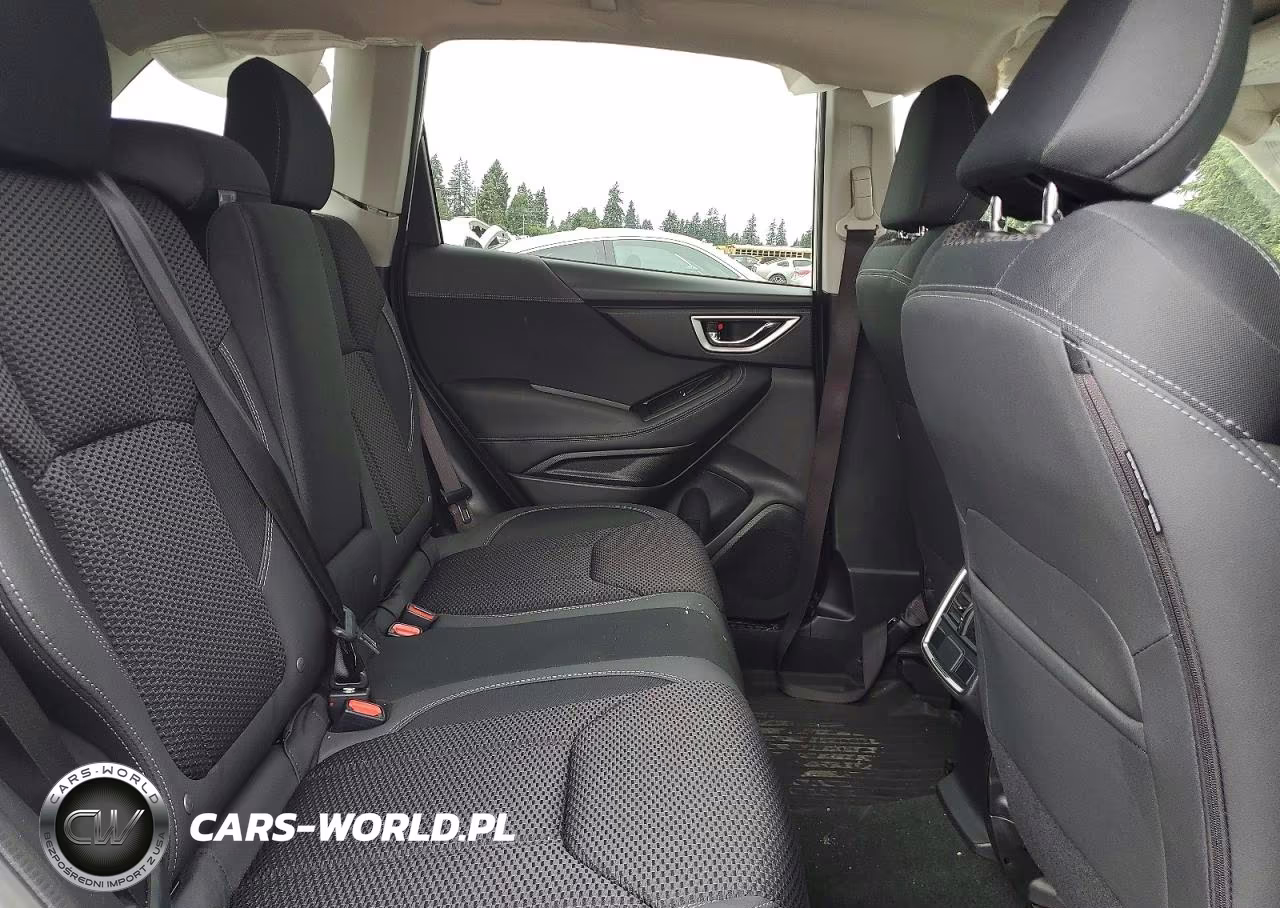 2019 Subaru Forester Premium VIN:JF2SKAEC0KH502220 - 11