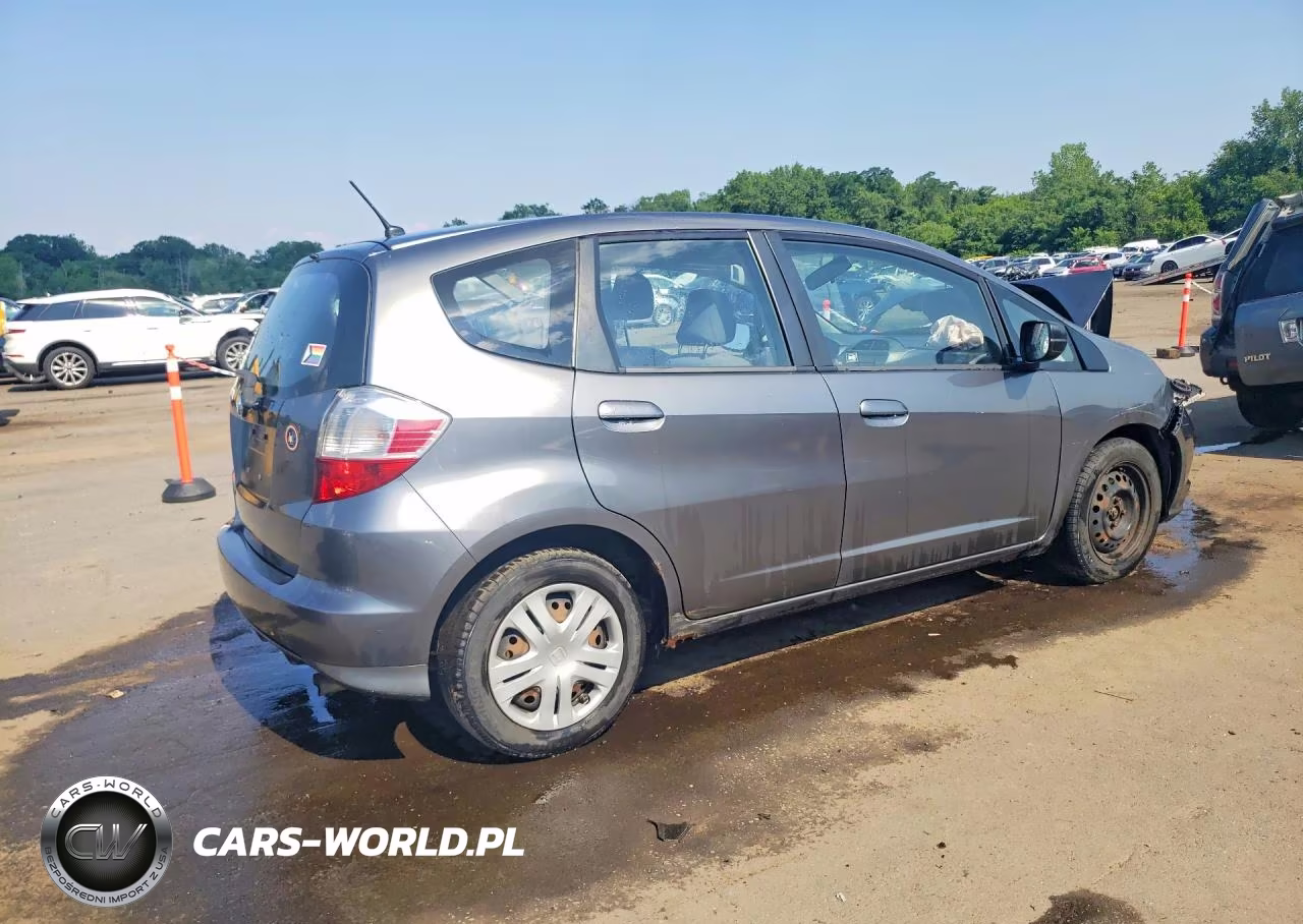 2011 Honda Fit VIN:JHMGE8H37BC007363 - 3
