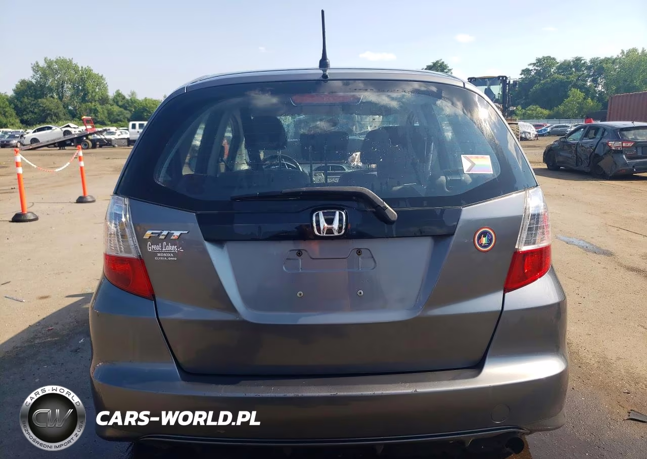 2011 Honda Fit VIN:JHMGE8H37BC007363 - 6