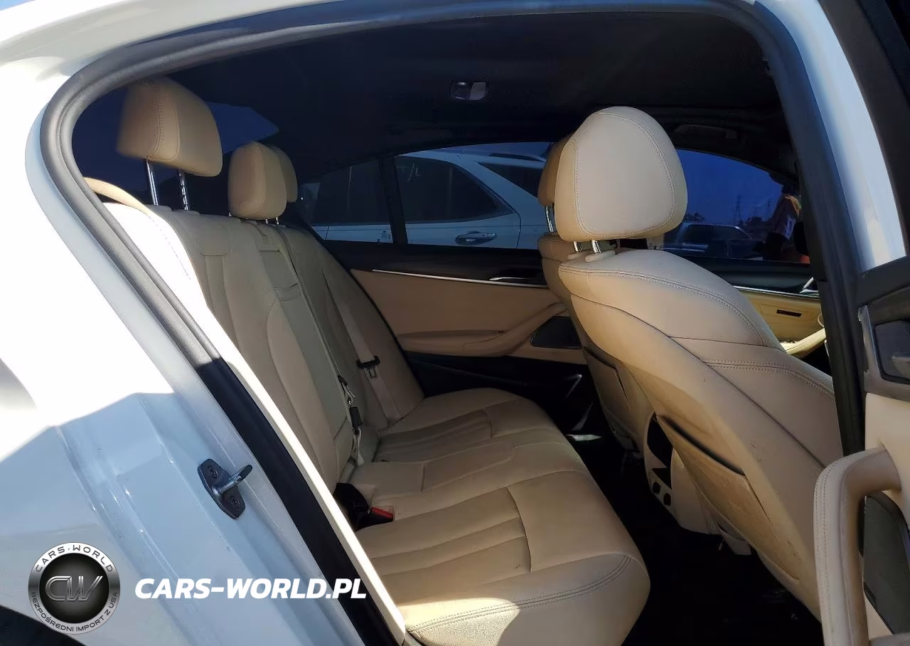 2018 BMW 530E VIN:WBAJA9C54JB250471 - 10