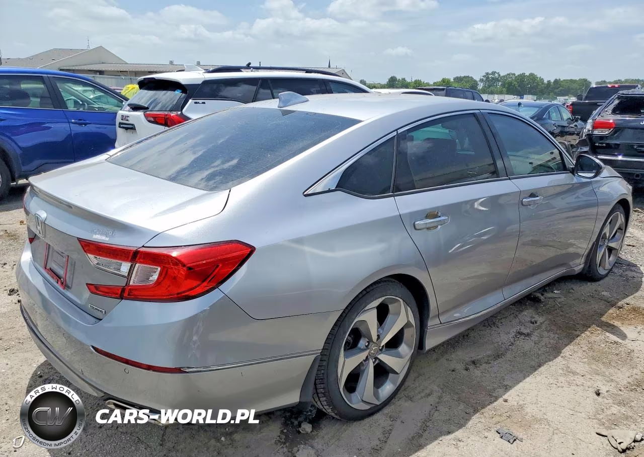 2018 Honda Accord Touring VIN:1HGCV1F91JA086197 - 3