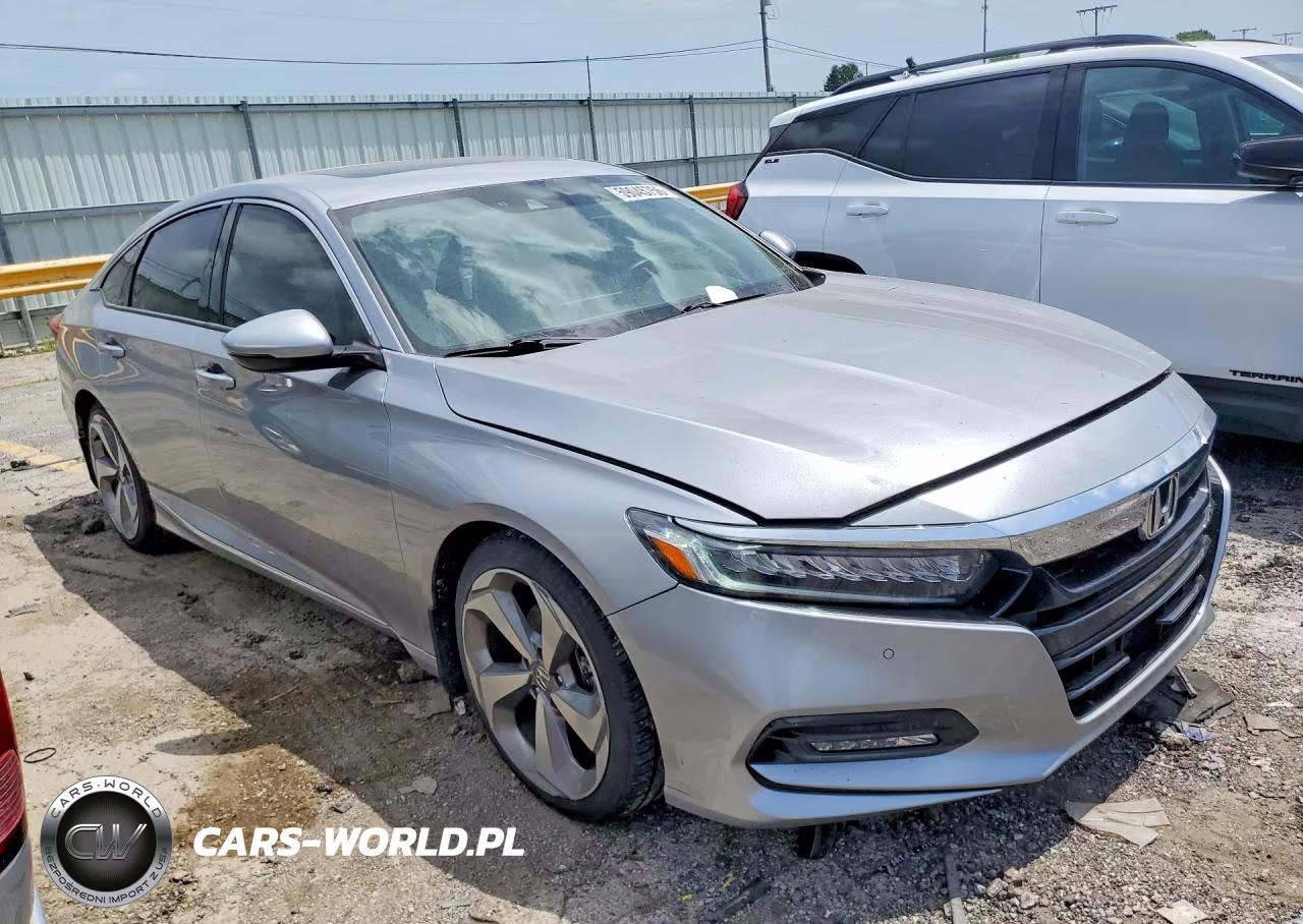 2018 Honda Accord Touring VIN:1HGCV1F91JA086197 - 4