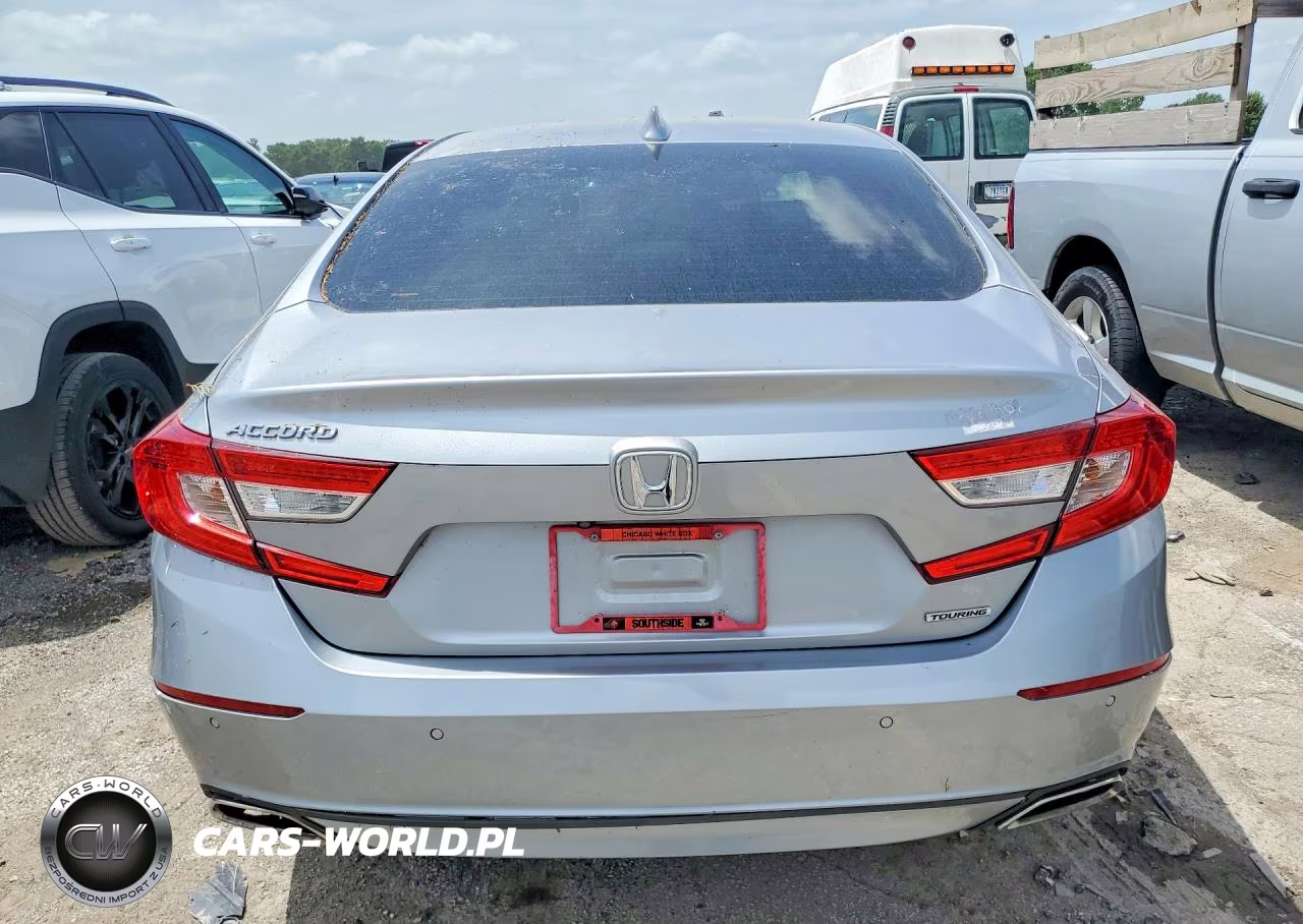 2018 Honda Accord Touring VIN:1HGCV1F91JA086197 - 6