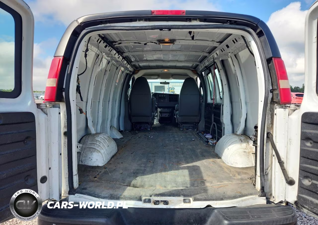 2013 Chevrolet Express 2500 Cargo Delivery Van VIN:1GCWGFBAXD1115669 - 10