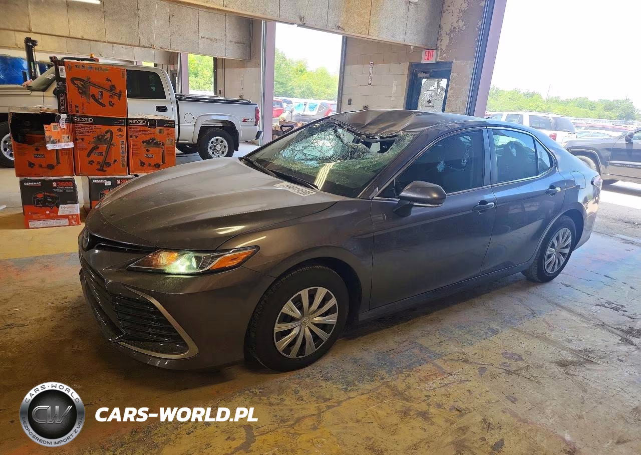 2022 Toyota Camry Le – zdjęcie 1 z 12