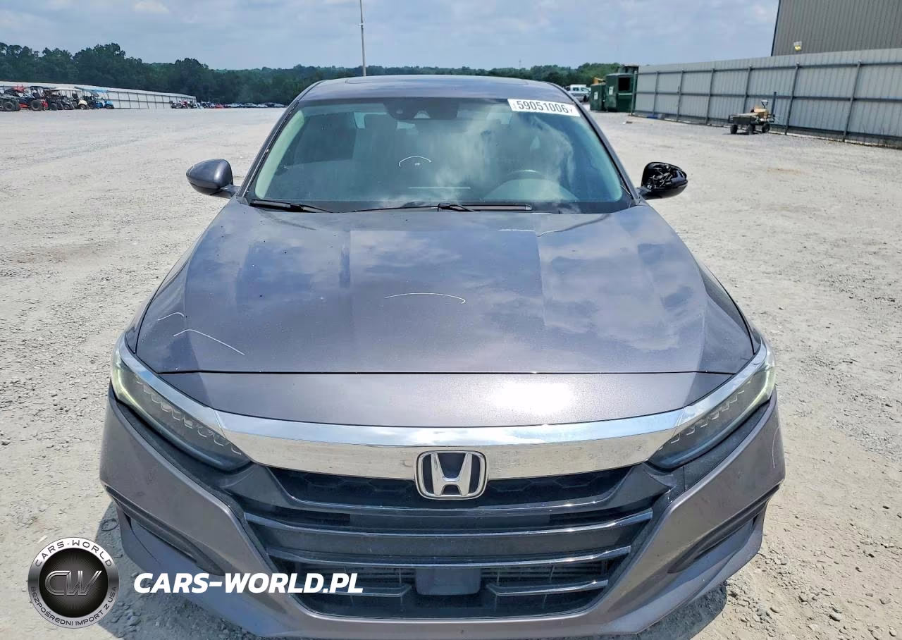 2018 Honda Accord Touring VIN:1HGCV1F9XJA034941 - 5