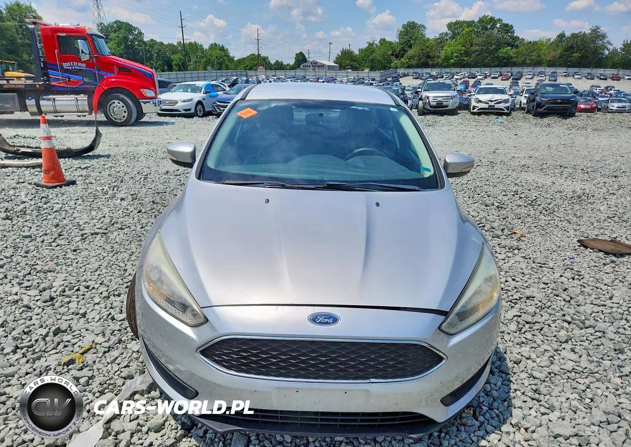 2016 Ford Focus Se VIN:1FADP3F23GL291468 - 5
