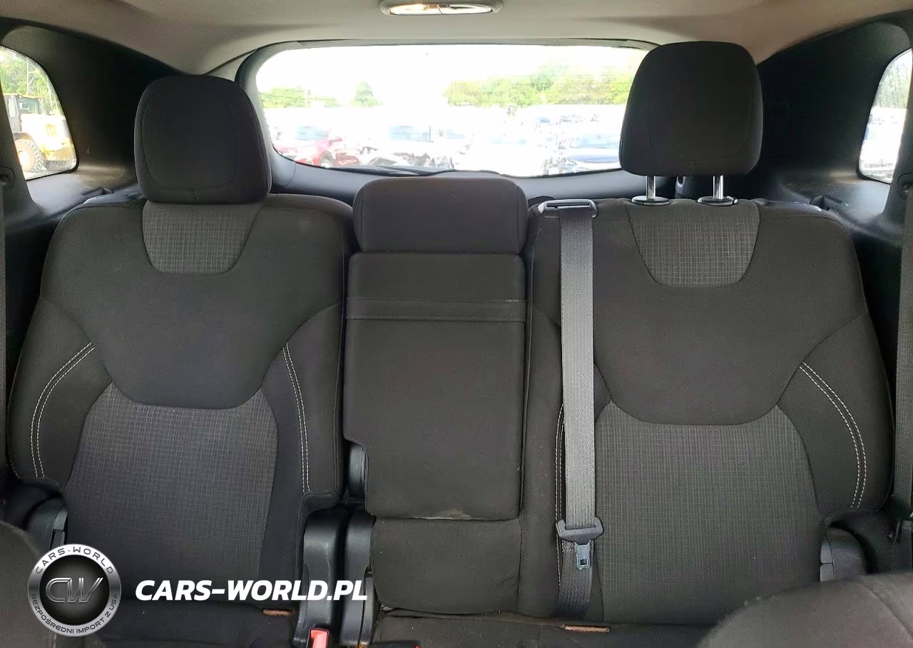 2015 Jeep Cherokee Latitude VIN:1C4PJMCS5FW727950 - 10