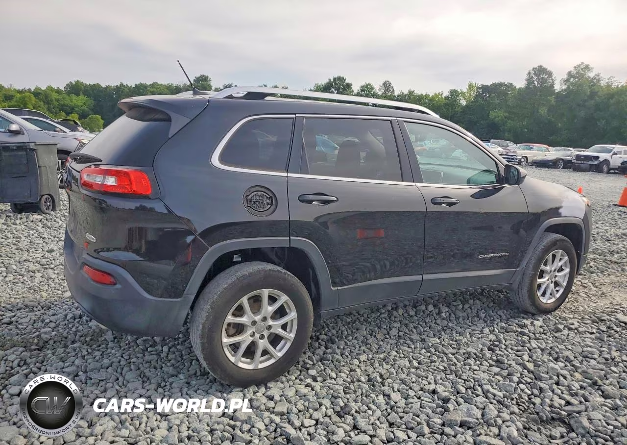 2015 Jeep Cherokee Latitude VIN:1C4PJMCS5FW727950 - 3