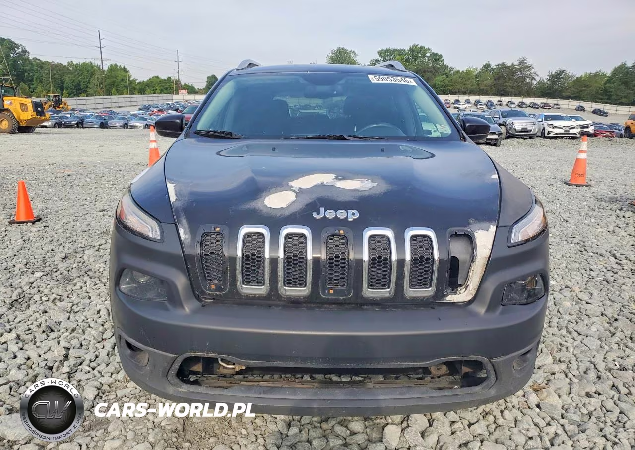 2015 Jeep Cherokee Latitude VIN:1C4PJMCS5FW727950 - 5