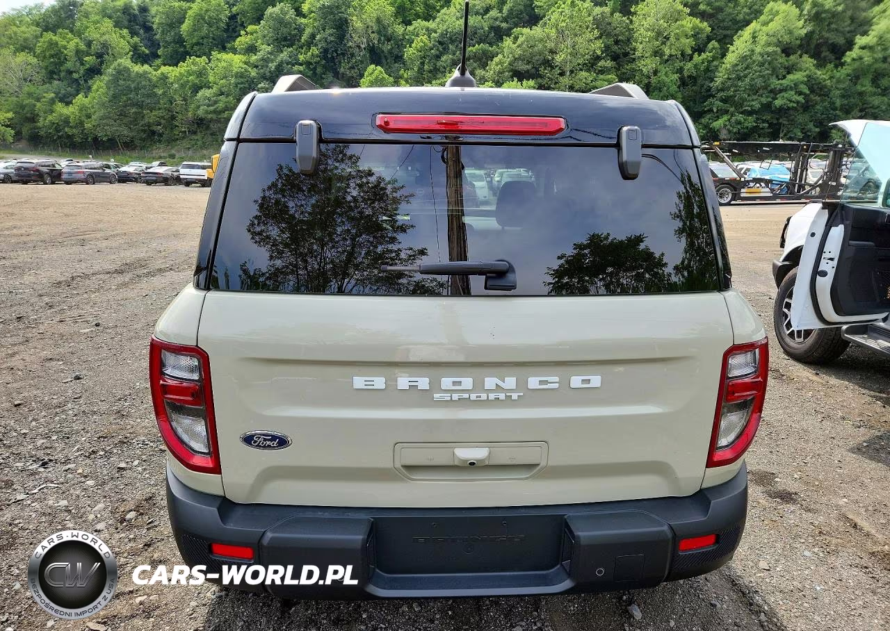 2025 Ford Bronco Sport Outer Banks VIN:3FMCR9CN0SRE81770 - 6
