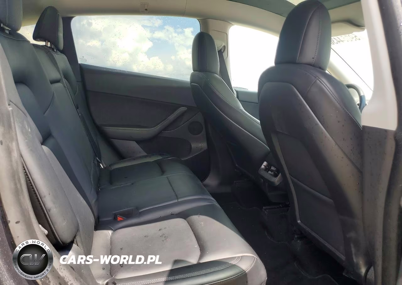 2022 Tesla Model Y VIN:7SAYGAEEXNF422300 - 10