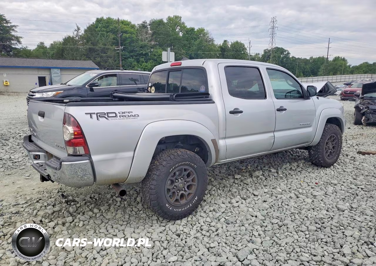 2012 Toyota Tacoma Double Cab VIN:3TMLU4EN4CM099937 - 3