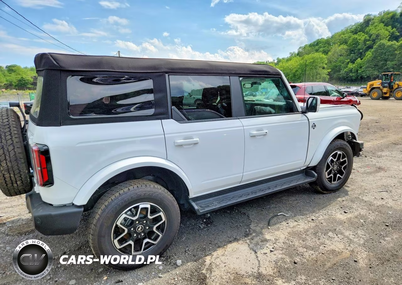 2025 Ford Bronco Outer Banks VIN:1FMDE8BH4SLB18604 - 3