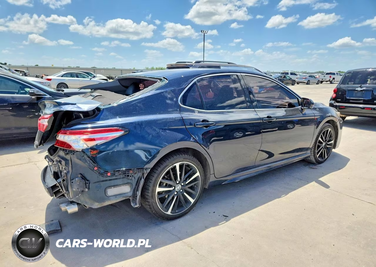 2018 Toyota Camry Xse VIN:4T1B61HK3JU625100 - 3
