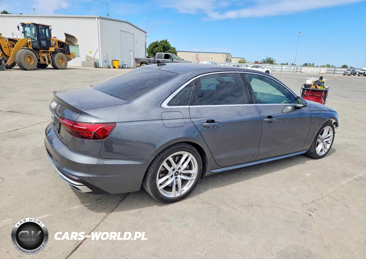 2023 Audi A4 Premium Plus 45 VIN:WAUEAAF43PN011118 - 3
