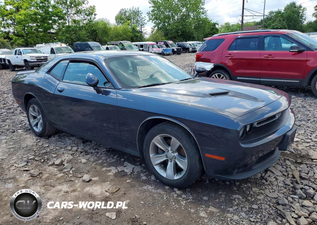 2018 Dodge Challenger Sxt VIN:2C3CDZAG4JH237626 - 4