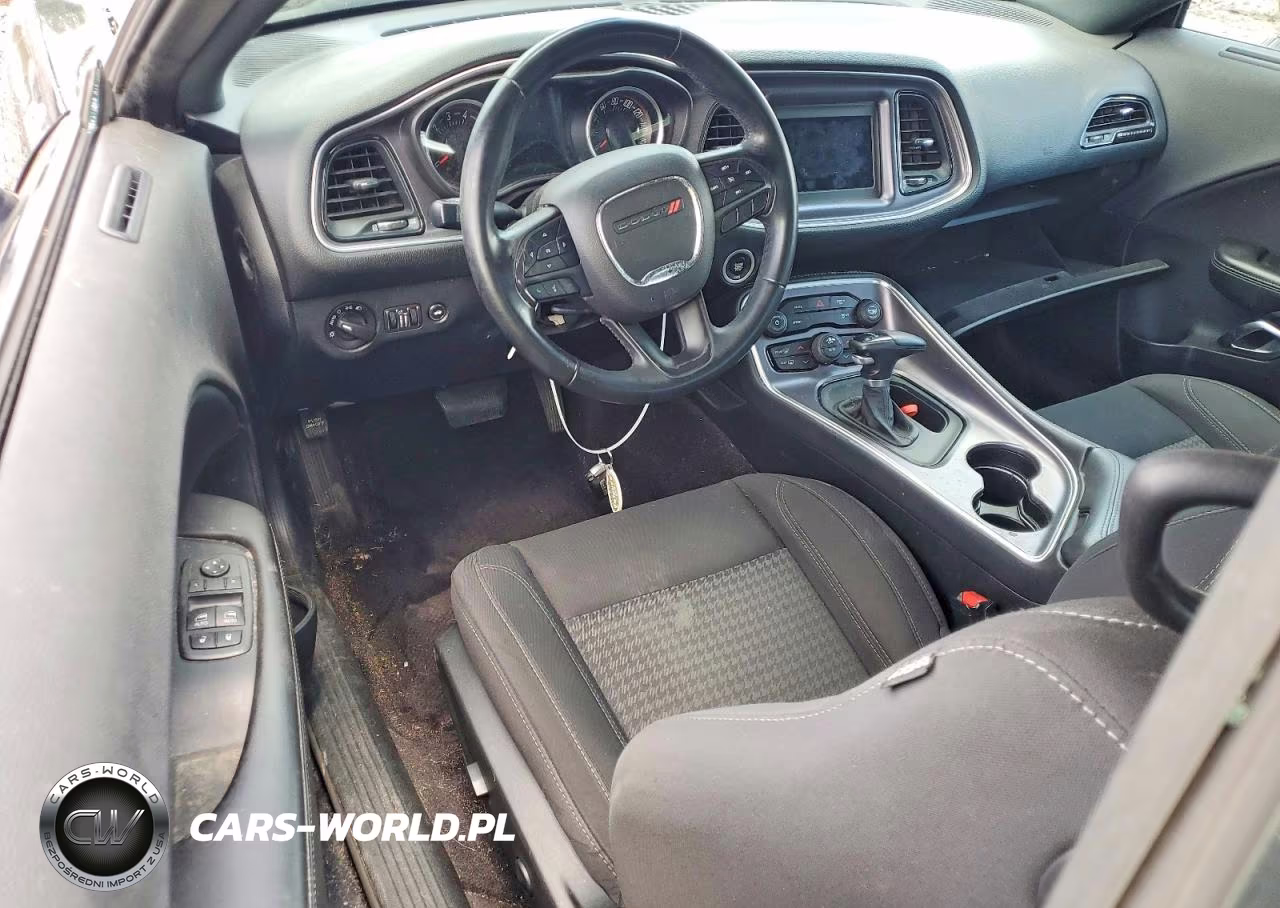 2018 Dodge Challenger Sxt VIN:2C3CDZAG4JH237626 - 8