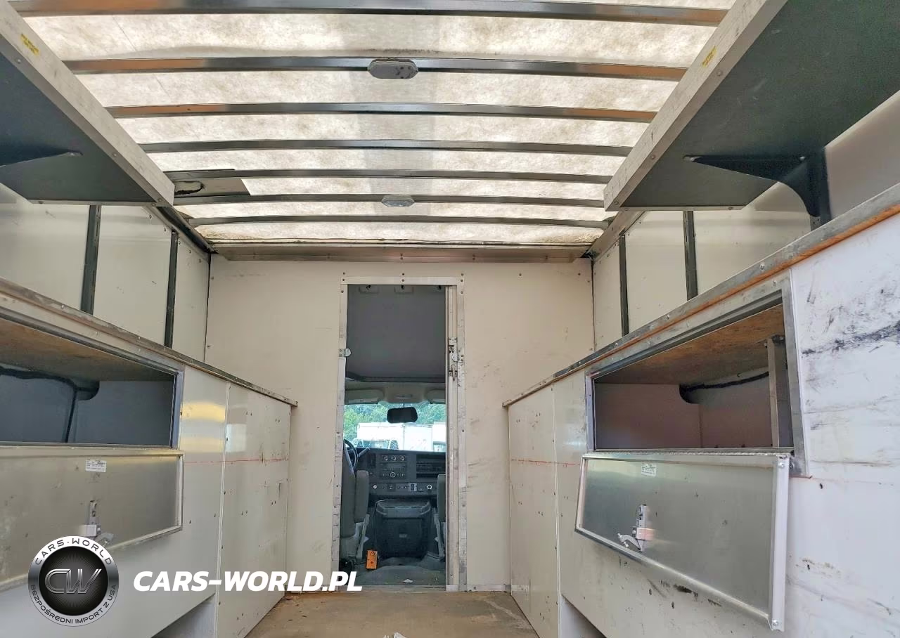 2023 Chevrolet Express G4500 VIN:1HA6GUC73PN016773 - 10