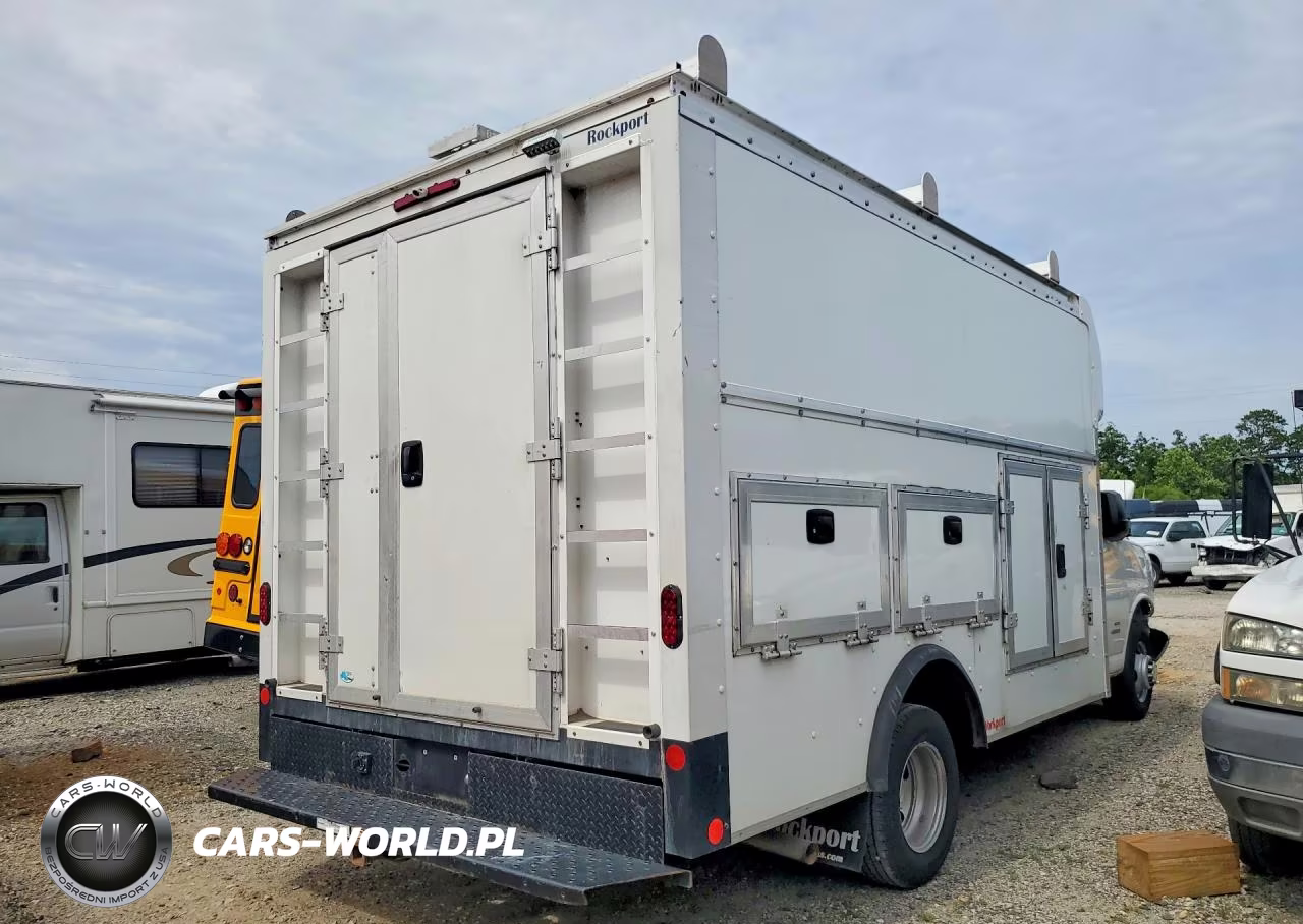 2023 Chevrolet Express G4500 VIN:1HA6GUC73PN016773 - 3