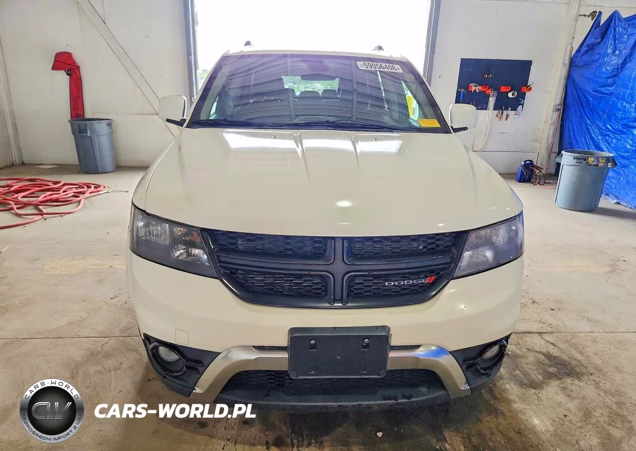 2018 Dodge Journey Crossroad VIN:3C4PDDGG4JT386701 - 5