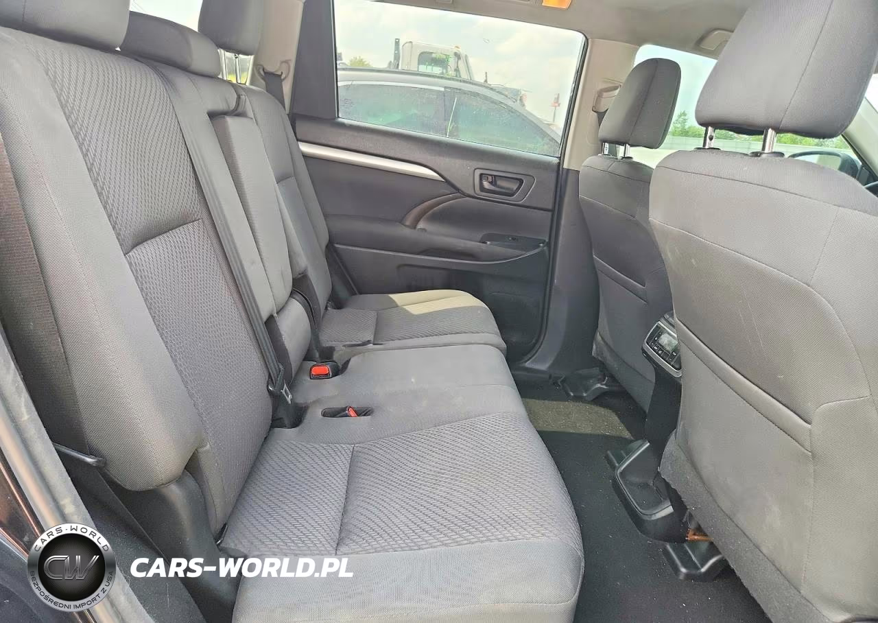 2018 Toyota Highlander Le VIN:5TDBZRFH5JS845750 - 11