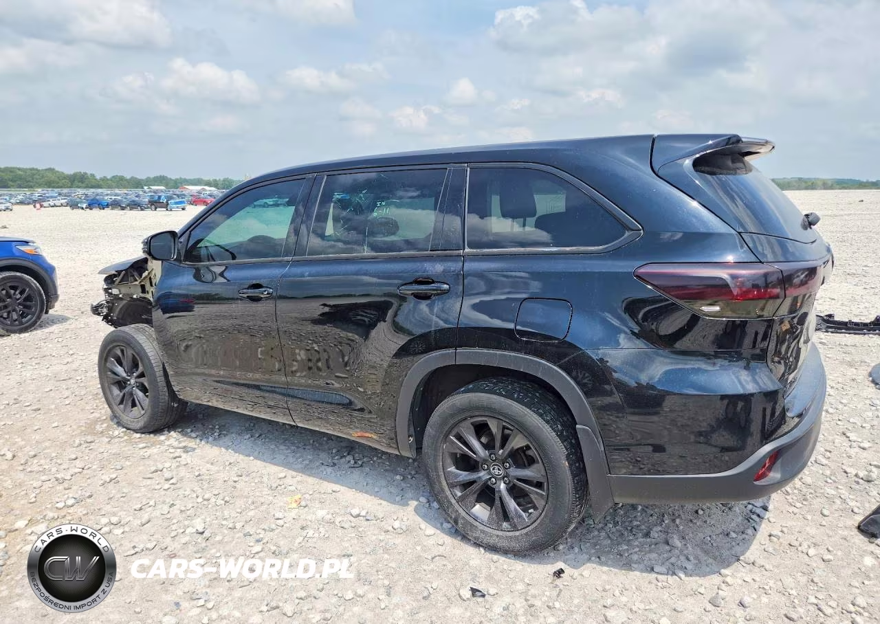 2018 Toyota Highlander Le VIN:5TDBZRFH5JS845750 - 2