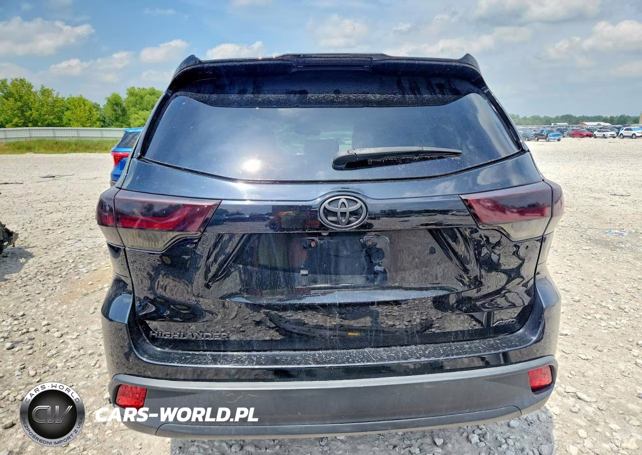 2018 Toyota Highlander Le VIN:5TDBZRFH5JS845750 - 6
