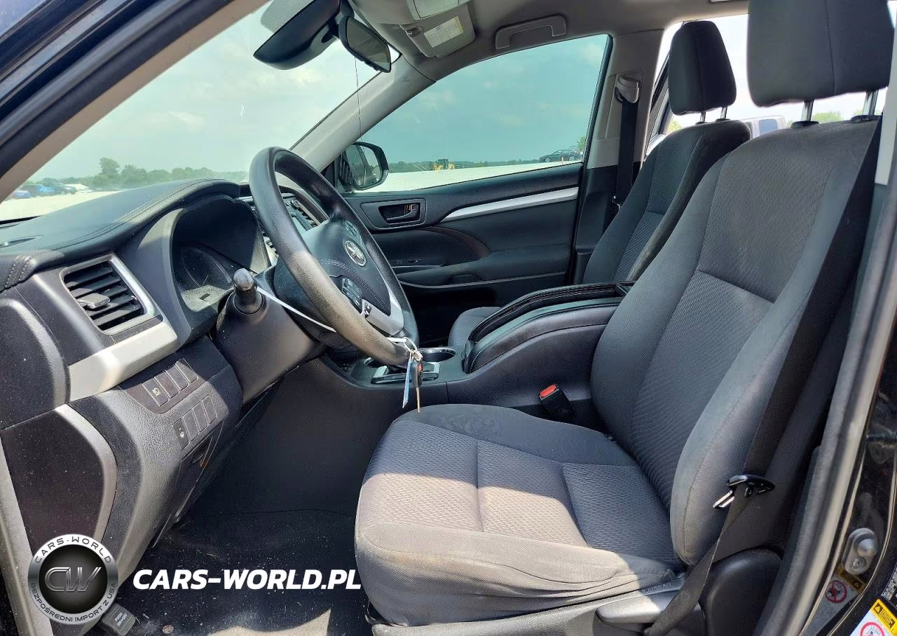 2018 Toyota Highlander Le VIN:5TDBZRFH5JS845750 - 7