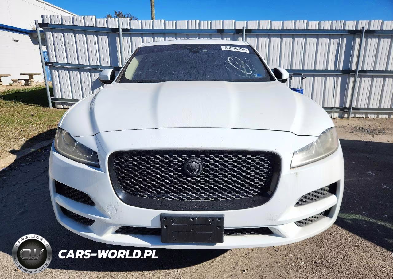 2018 Jaguar F-Pace Premium VIN:SADCJ2FX5JA320179 - 5