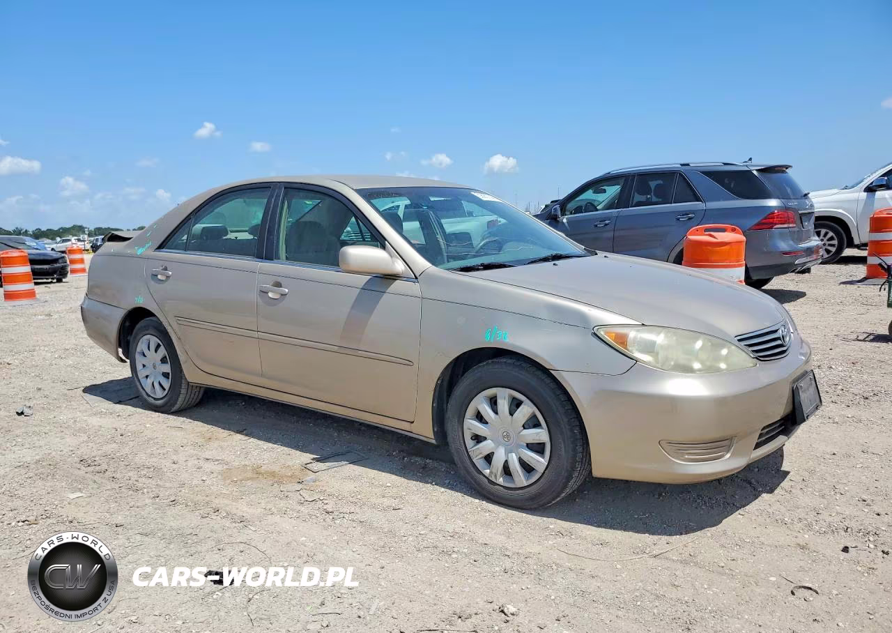 2005 Toyota Camry Le VIN:4T1BE32K15U959526 - 4