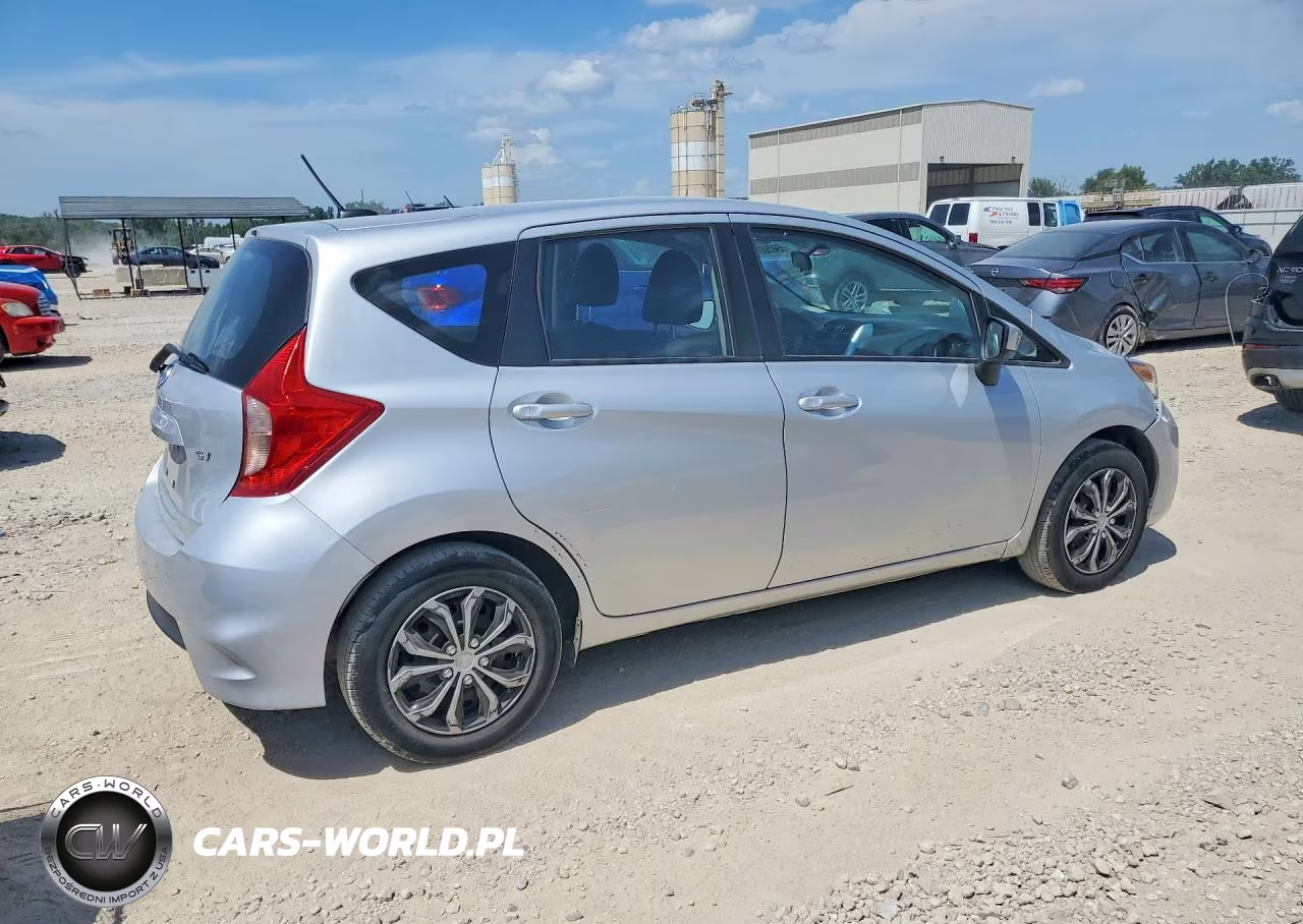 2017 Nissan Versa Note S Plus VIN:3N1CE2CP9HL377947 - 3