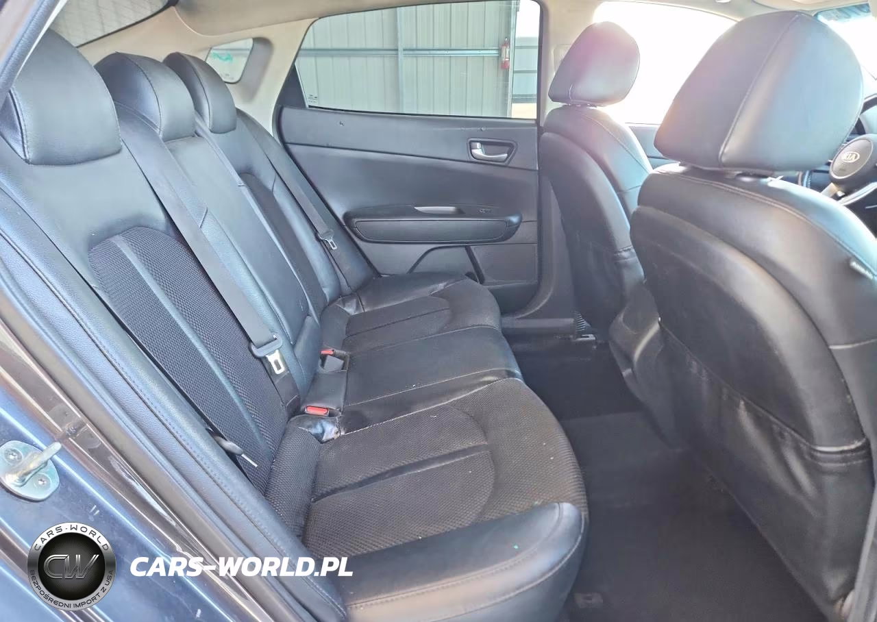 2019 Kia Optima S VIN:5XXGT4L34KG330583 - 10