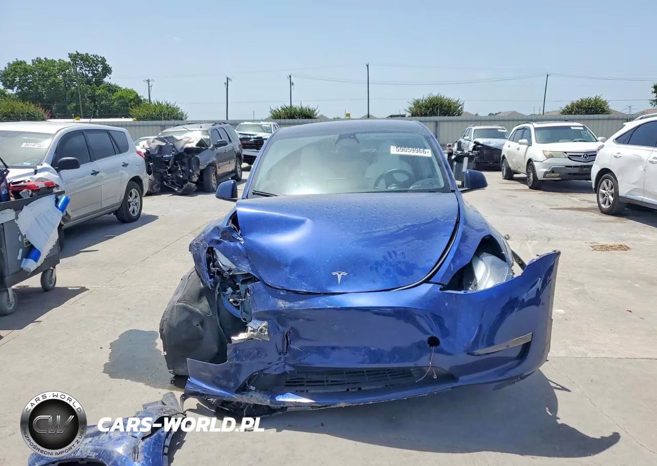 2023 Tesla Model Y VIN:7SAYGDEF2PF749870 - 5