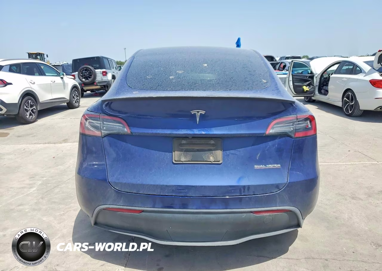 2023 Tesla Model Y VIN:7SAYGDEF2PF749870 - 6