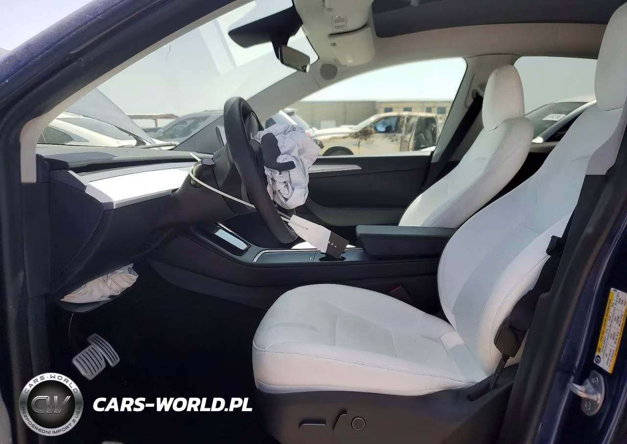 2023 Tesla Model Y VIN:7SAYGDEF2PF749870 - 7